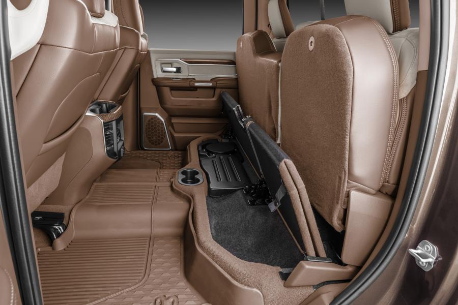 Интерьер Ram 2500 Laramie Crew Cab (DJ) 2019 года  (LA) (фото 39 из 39)